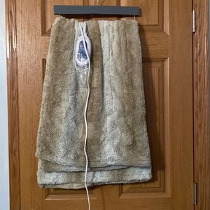 Beauty rest electric lap throw blanket